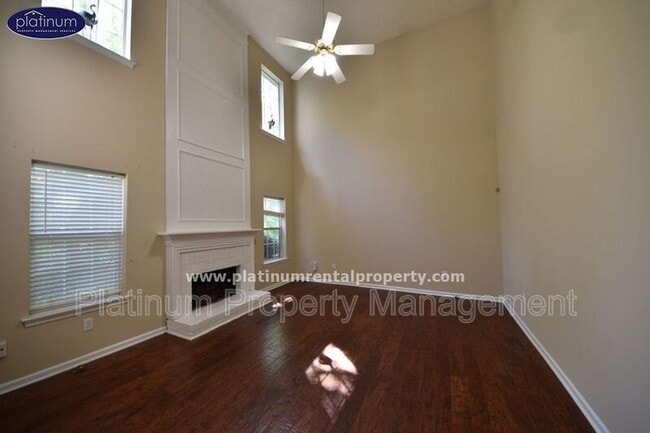 Building Photo - 1325 Holleybrooke Dr