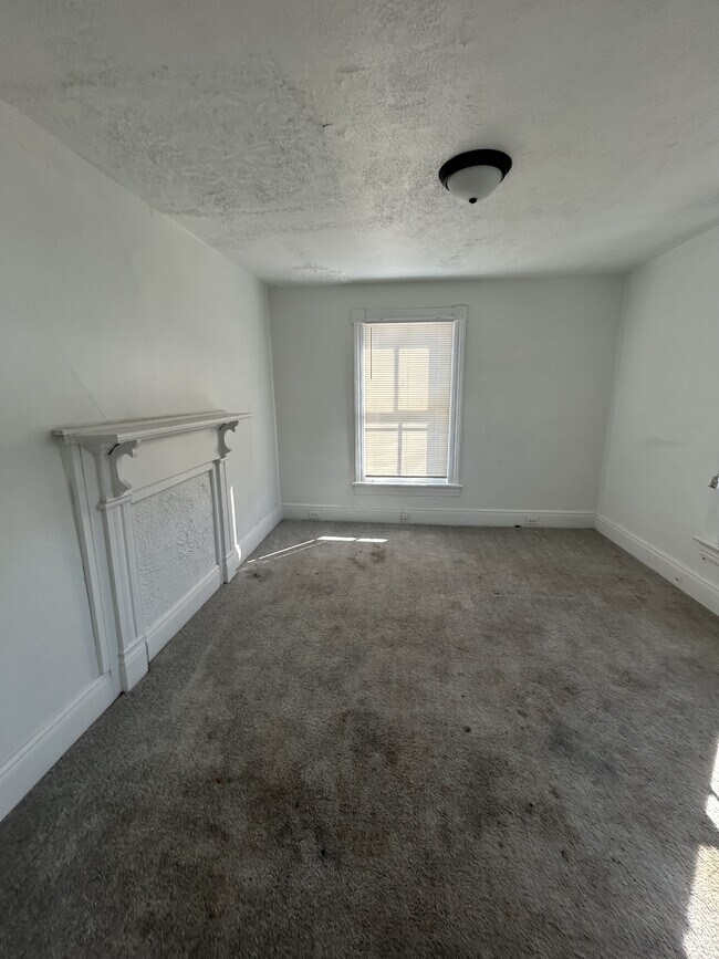Building Photo - 2228 Tulip St