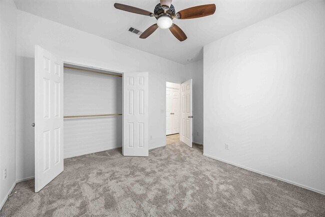 Building Photo - 5803 Camelia Evergreen Ln