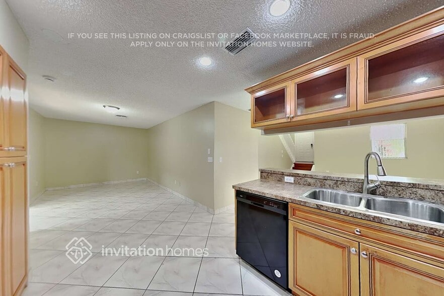 Building Photo - 831 NW 98th Ave