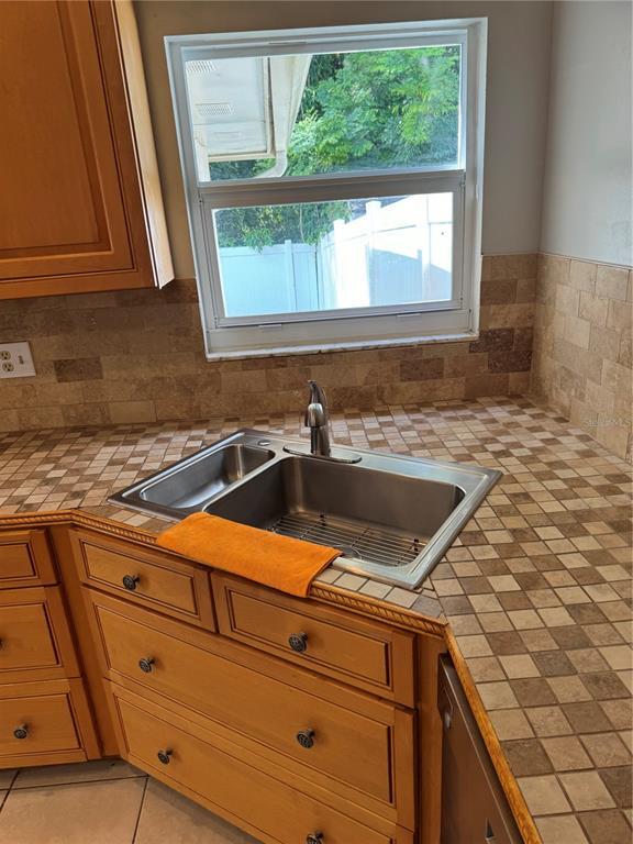 Building Photo - 5906 Birchwood Dr