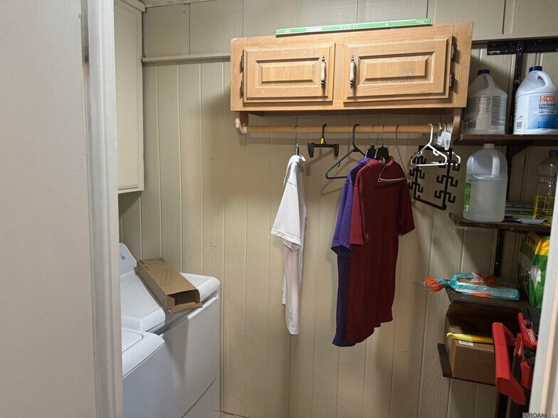 Building Photo - 5650 Highland Rd