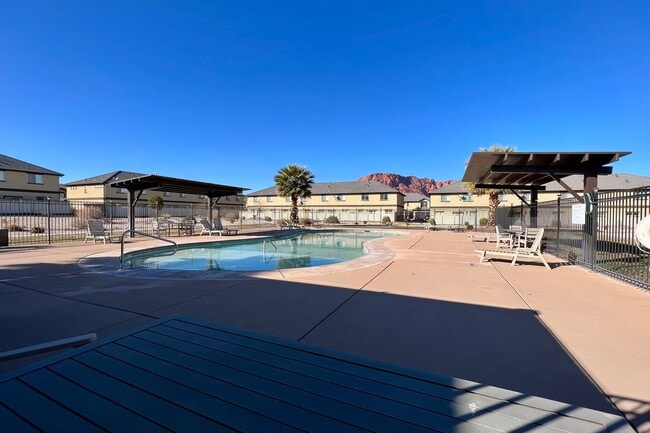 Building Photo - Blackhawk Townhome! Incredible Amenities!!