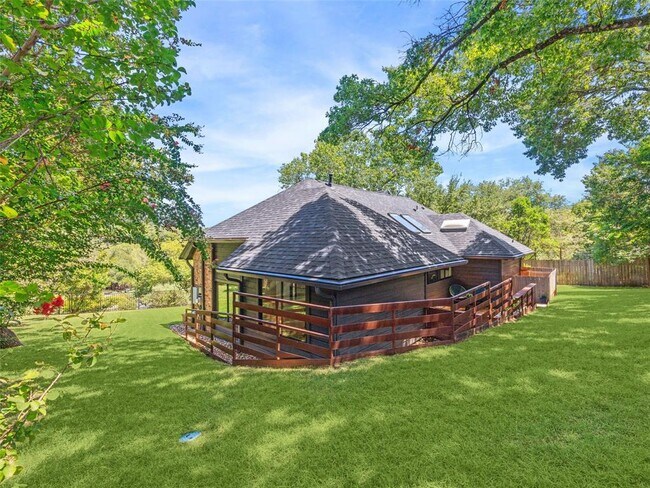 Building Photo - 3911 Dry Creek Dr