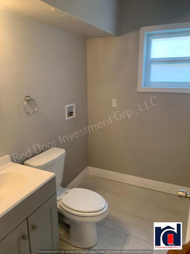 Building Photo - 2 Bedroom 1.5 Bath in the Heart of Downtown Deland~Available Now~