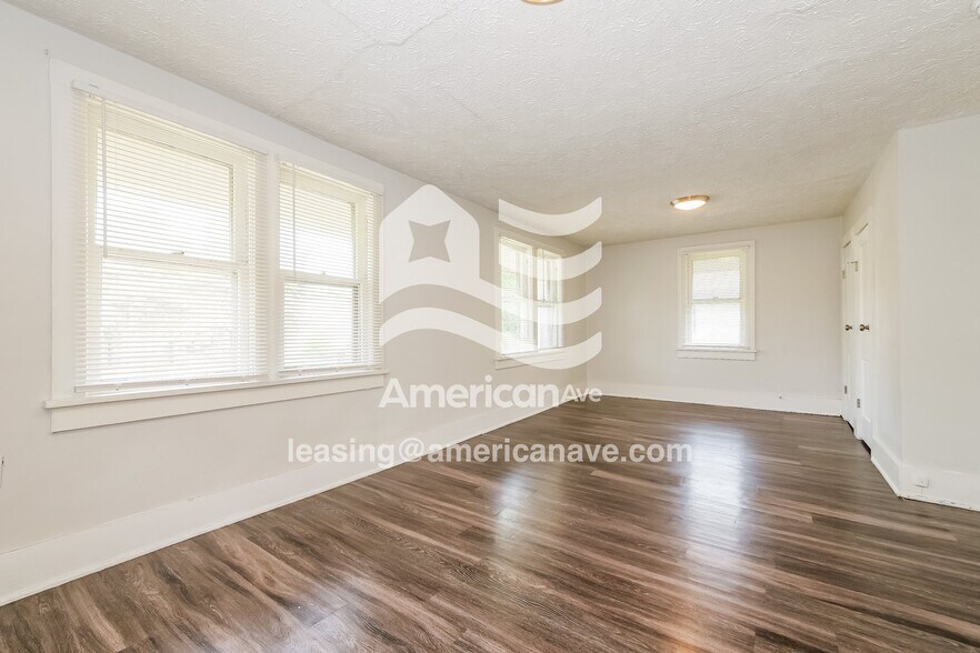 Building Photo - 1607 Military Ave