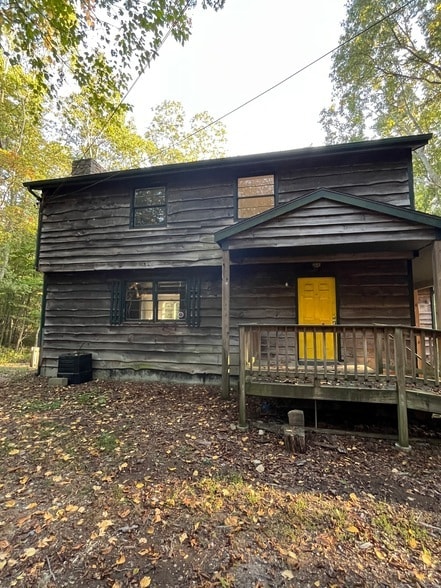 Building Photo - 103 Pequotsepos Rd