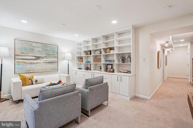 Building Photo - 1605 Dunterry Pl