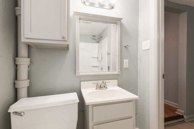 Building Photo - 3332 NW 28th St