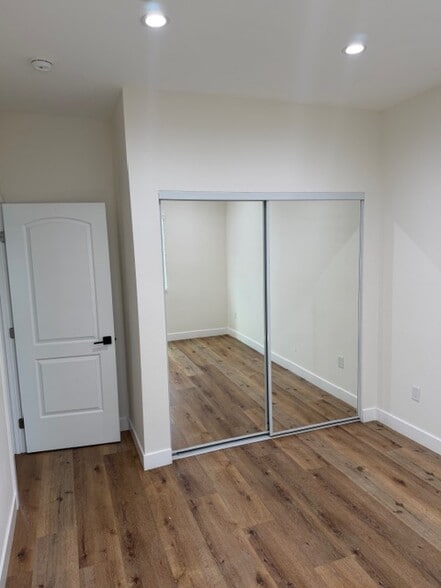 Building Photo - 5875 Towne Ave