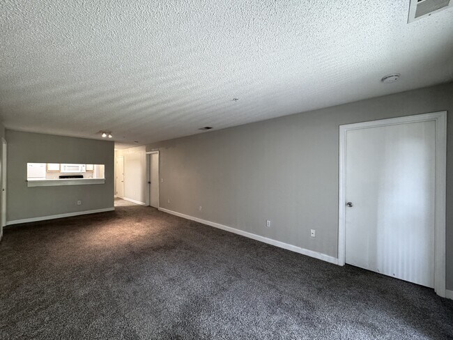 Building Photo - 303 Smith Level Rd