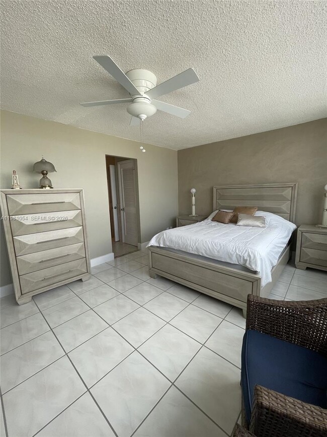 Building Photo - 1410 S Ocean Dr