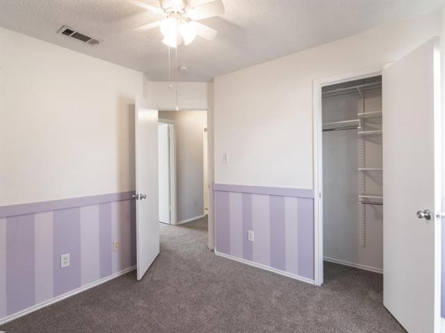 Building Photo - 1520 Mayflower Dr