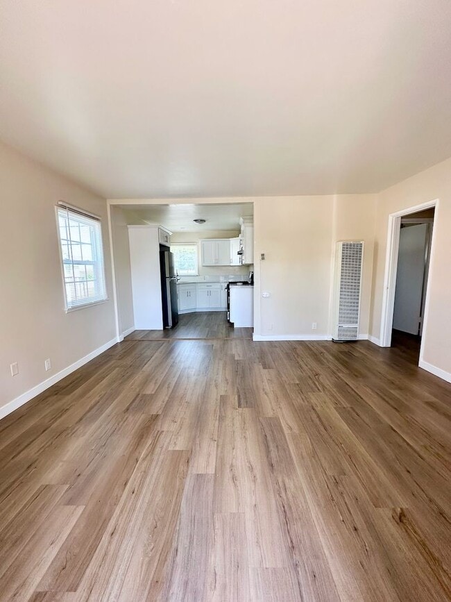 Building Photo - Cedar LB