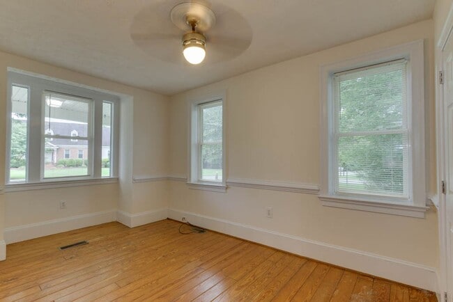Building Photo - 1302 Dare Rd