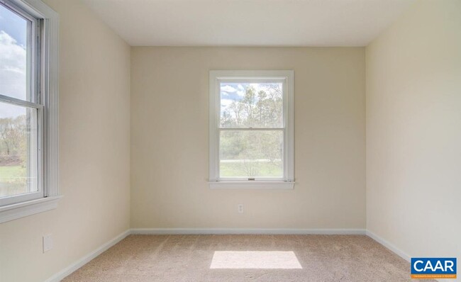 Building Photo - 71 Harmony Ln