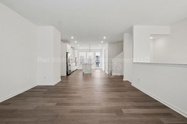 Building Photo - 2007 Hawksworth Ln