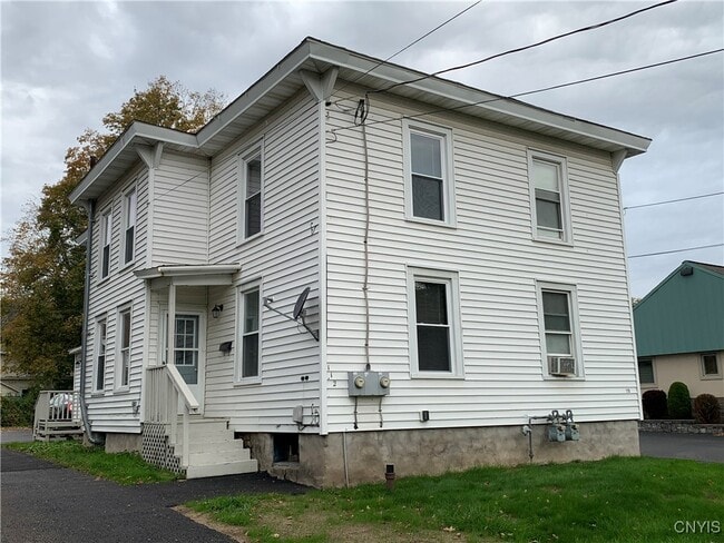 Primary Photo - 112 W 1st St S