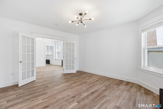 Building Photo - 21 Quintard Terrace