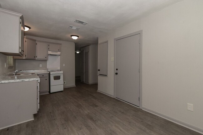 Building Photo - 1302  Stanford- House **COMING SOON**