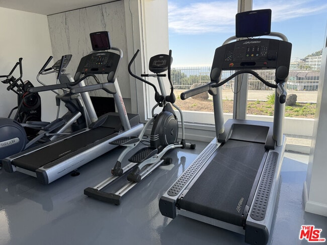 Building Photo - 17350 Sunset Blvd