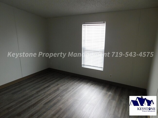 Building Photo - 710 S Walton Dr