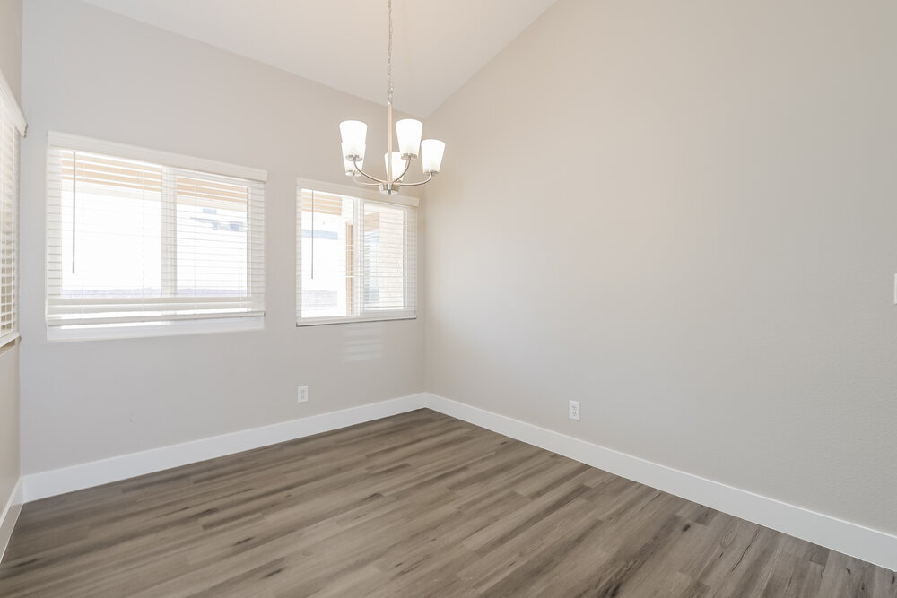 Building Photo - 305 Vallarte Dr