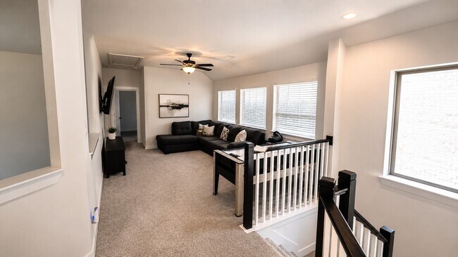 Building Photo - 937 Newport Crk Dr