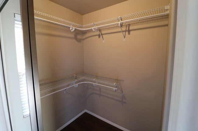 Building Photo - NO STAIRING! Single-Story Living!