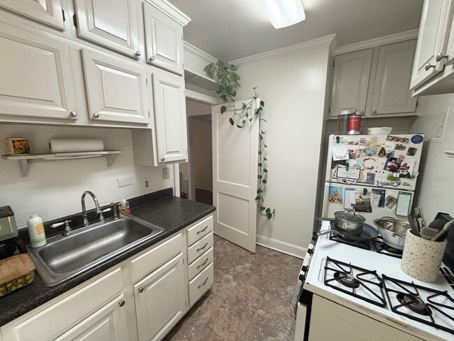 Building Photo - 1 Bedrom 1 Bath at Heathwood Court