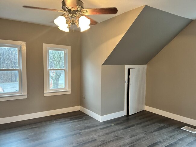 Building Photo - 121 Hardytown Rd