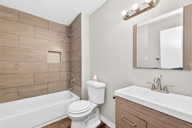 Building Photo - 403 Mistywood Dr