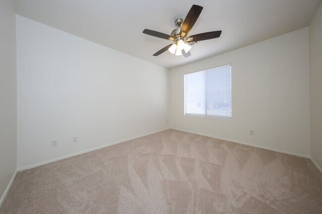 Building Photo - 6645 S SQUAWROOT Pl