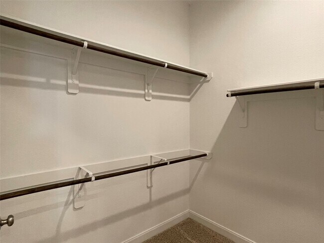 Building Photo - 10418 Quiet Courtyard Rd