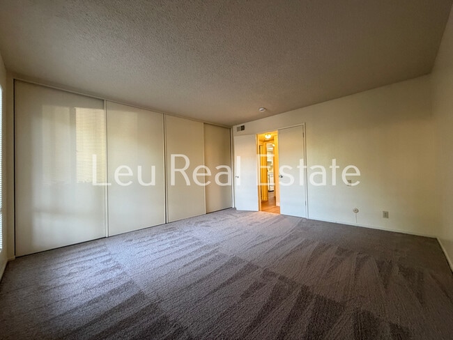 Building Photo - 1027 Fulton Ave