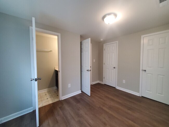 Building Photo - 2618 Graham Rd