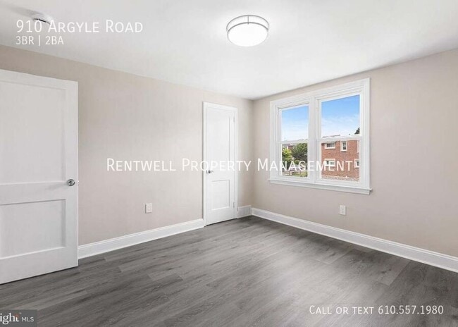 Building Photo - 910 Argyle Rd