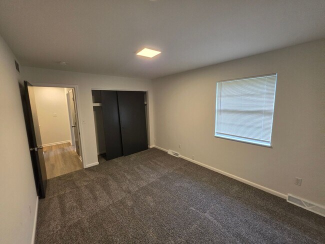 Building Photo - 4209 Defoe Dr