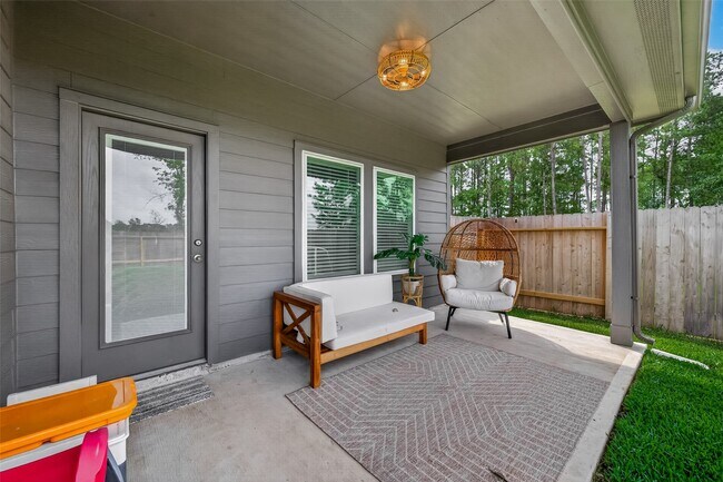 Building Photo - 24726 Cedar Ln