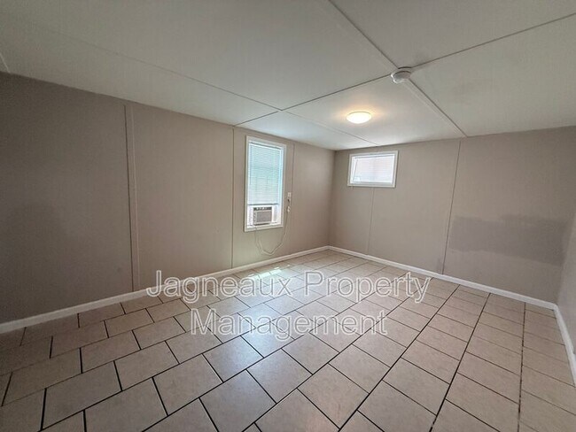 Building Photo - 106 Fontenot Rd