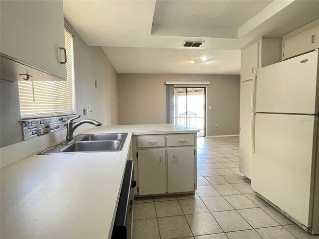 Building Photo - 687 Lake Dexter Cir
