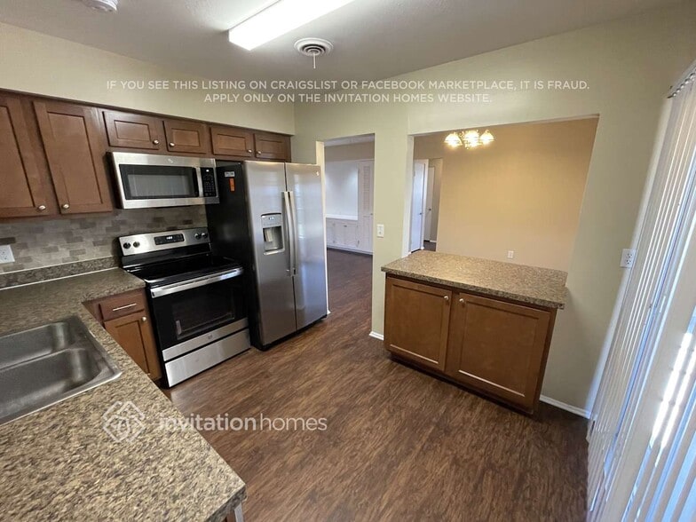 Building Photo - 543 Sheridan Dr