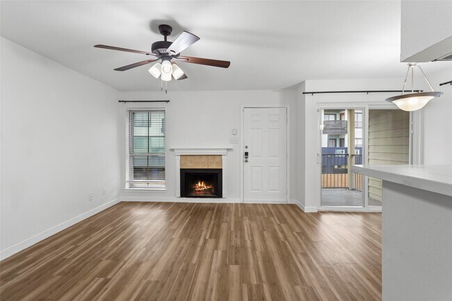 Building Photo - 18800 Egret Bay Blvd