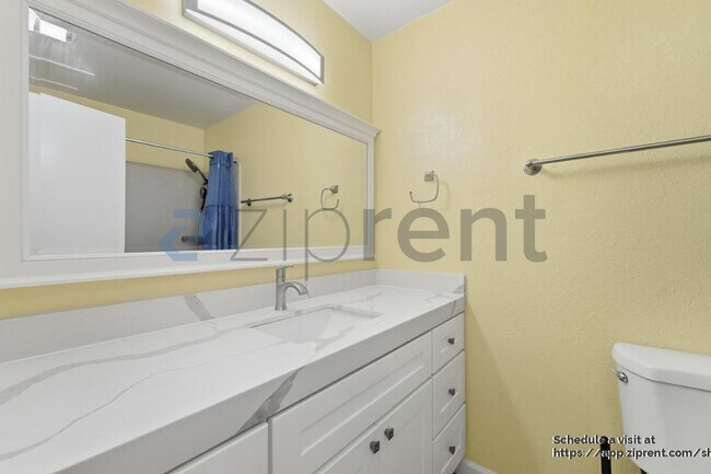 Building Photo - 1967 Solano Way