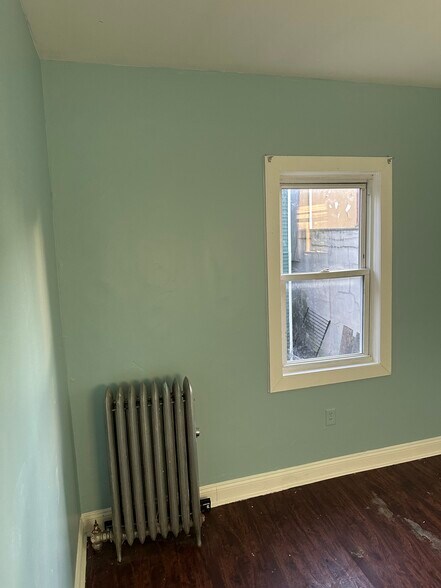 Building Photo - 305 Watson Ave