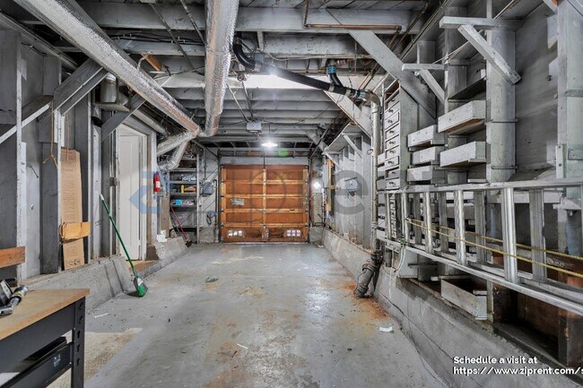 Building Photo - 1822 40th Ave