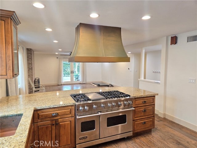 Building Photo - 4640 Hazelnut Ave