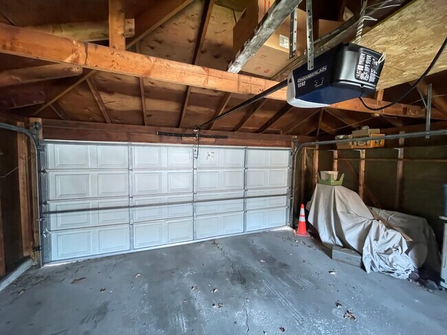Building Photo - 5819 S Narragansett Ave