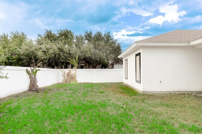 Building Photo - 10620 Porfirio Dr