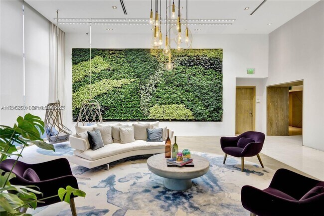 Building Photo - 650 NE 32nd St